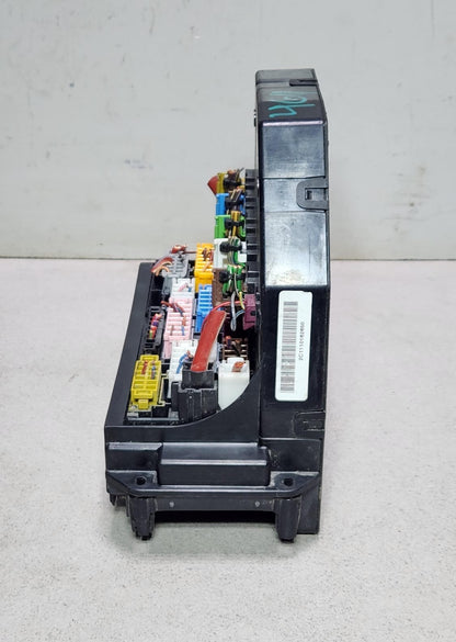 2011-2012 Mercedes-Benz C180 Fuse Box Control Module A2129004611 W204 C-Class 