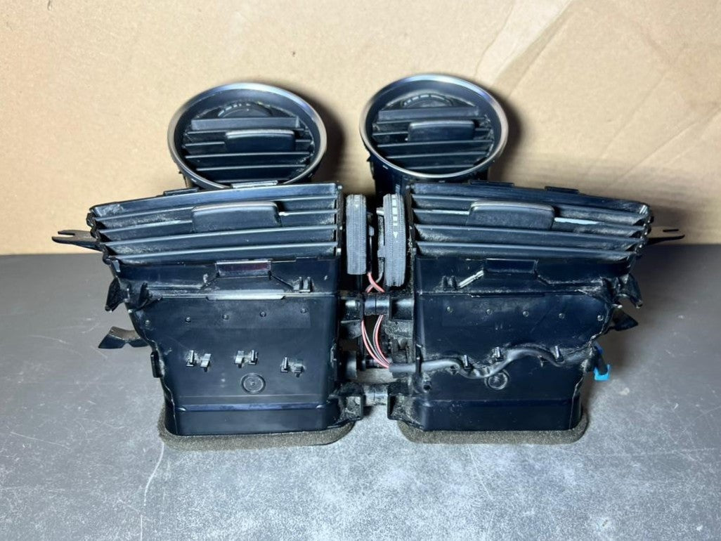 12-14 Mercedes W204 C300 C250 Front Center Dashboard  Heater A/C Air Vent Set