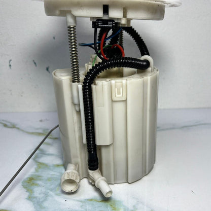 2013-2016 Mercedes-Benz GL350 Fuel Delivery Module A 166 470 29 94
