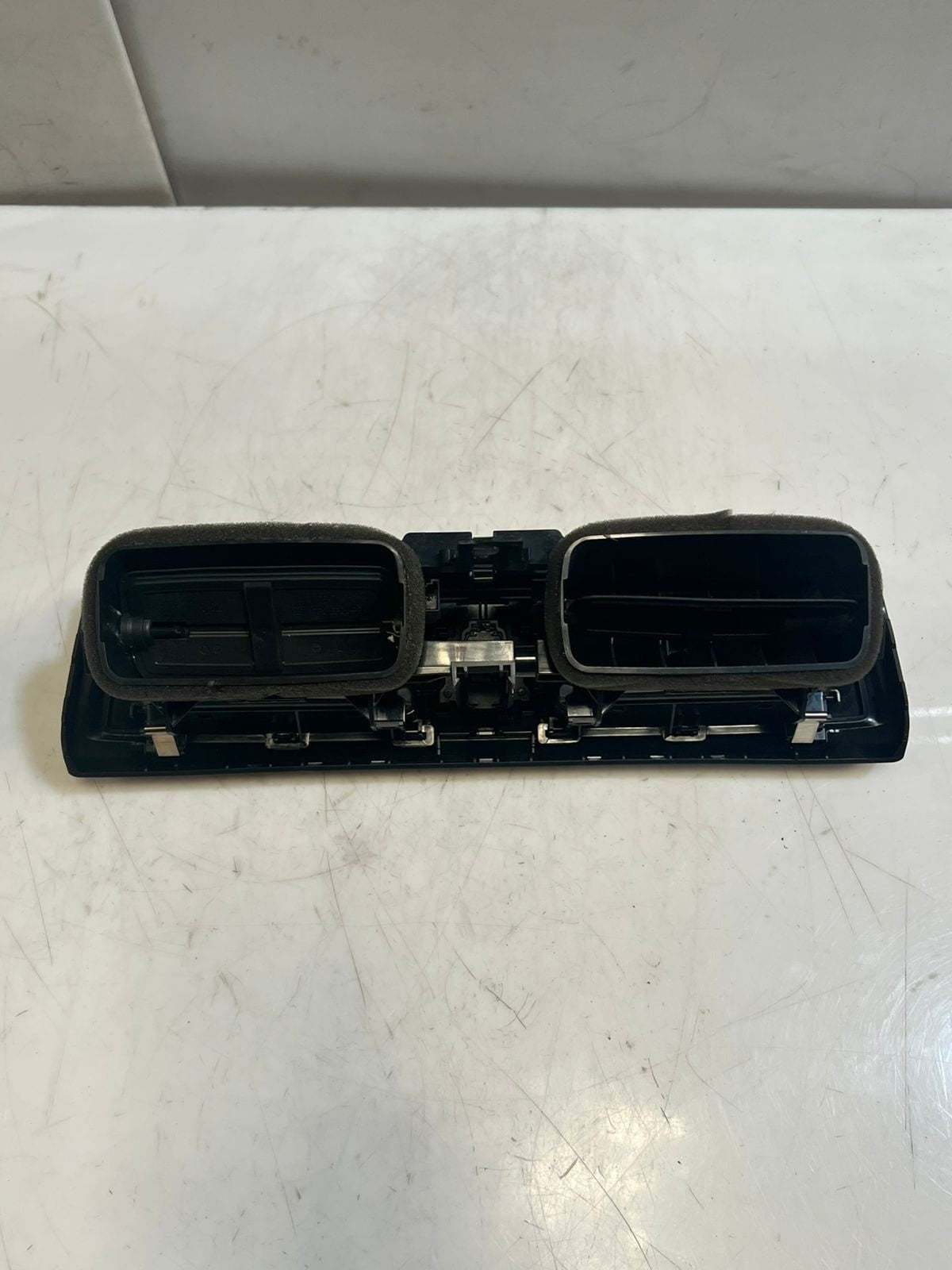 BMW 1 2 Series F20 F21 F22 F23 F2X Dashboard Center Air Vent 9205357 OEM