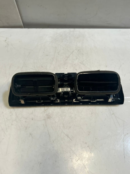 BMW 1 2 Series F20 F21 F22 F23 F2X Dashboard Center Air Vent 9205357 OEM