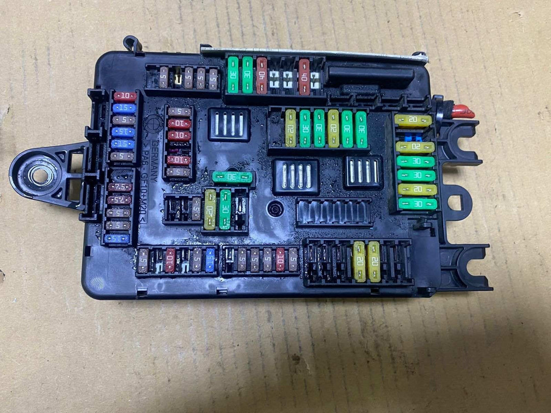 2013-2018 BMW X5 Rear Fuse Box 6819651  X5 F15, X6 F16, F85, and F86