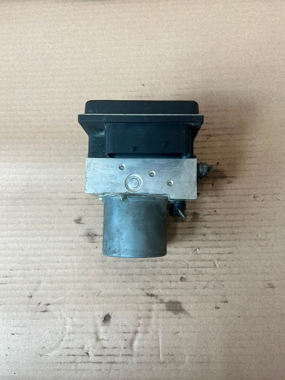 2006 BMW 5 Series E60 E61 650 ABS/DSC Hydraulic Pump Control Unit 6774852-01
