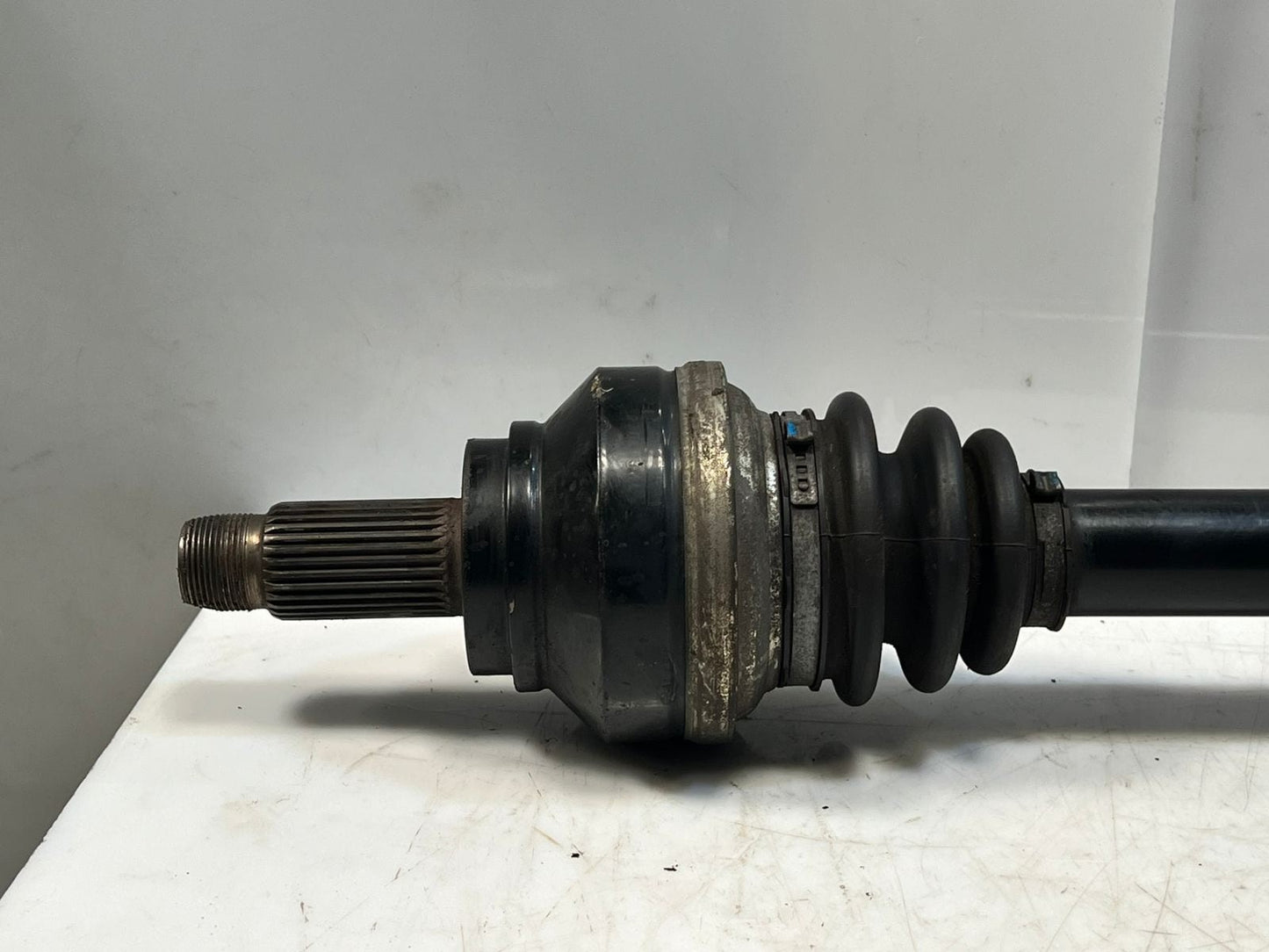 2013-15 BMW 7' F01 F03 F04 F02 Active Hybrid 7 Rear Right CV Axle Shaft 7566078