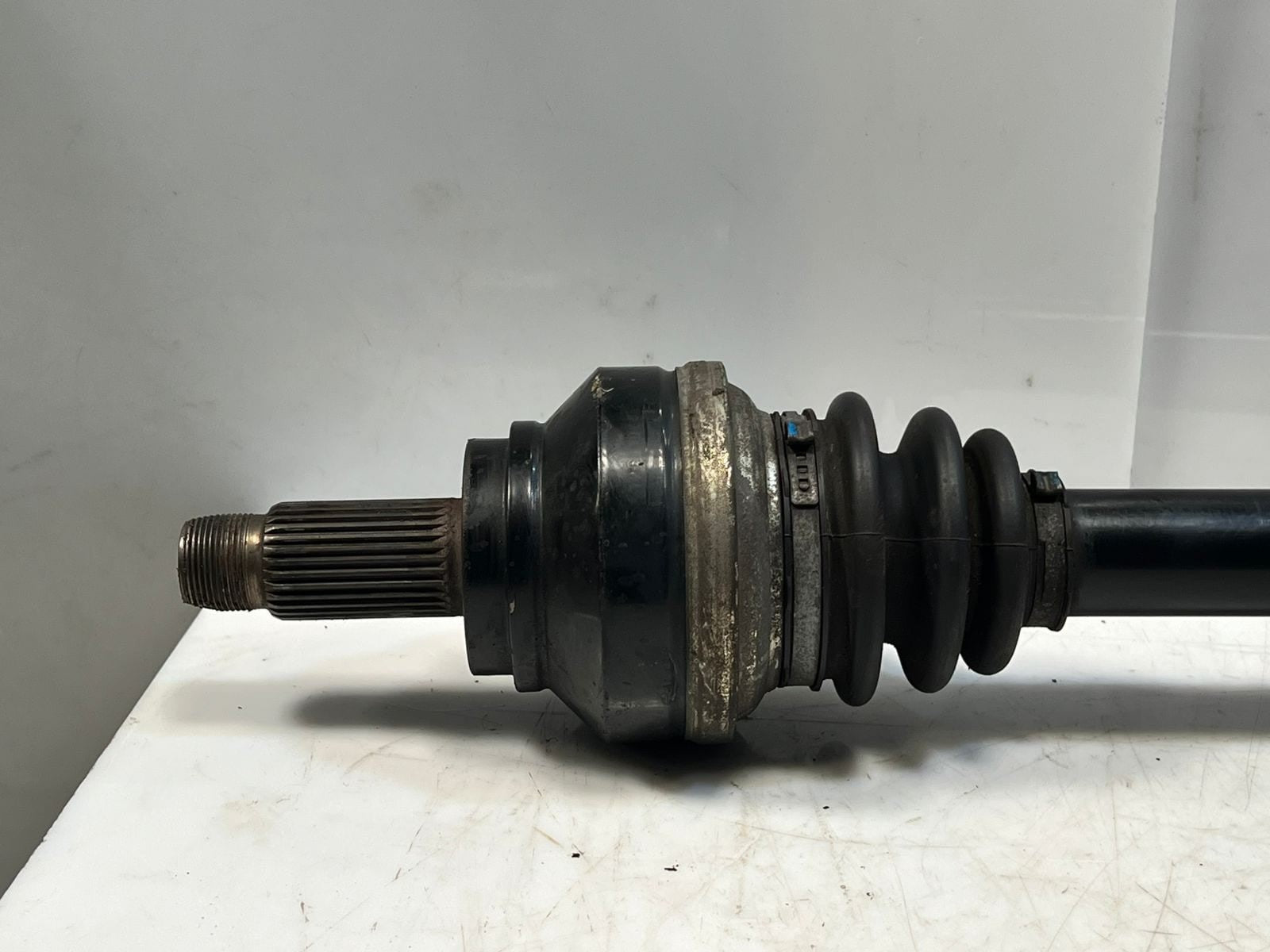 2013-15 BMW 7' F01 F03 F04 F02 Active Hybrid 7 Rear Right CV Axle Shaft 7566078