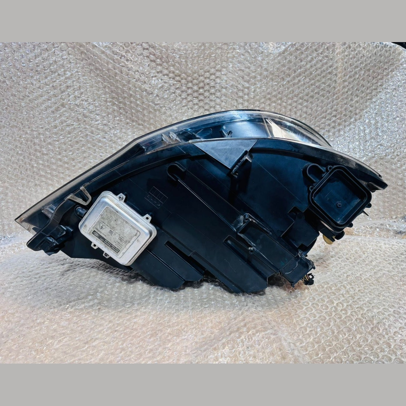Bmw X6 E71 LHS Headlight Xenon 2010 to 2012 7271359 assymble used