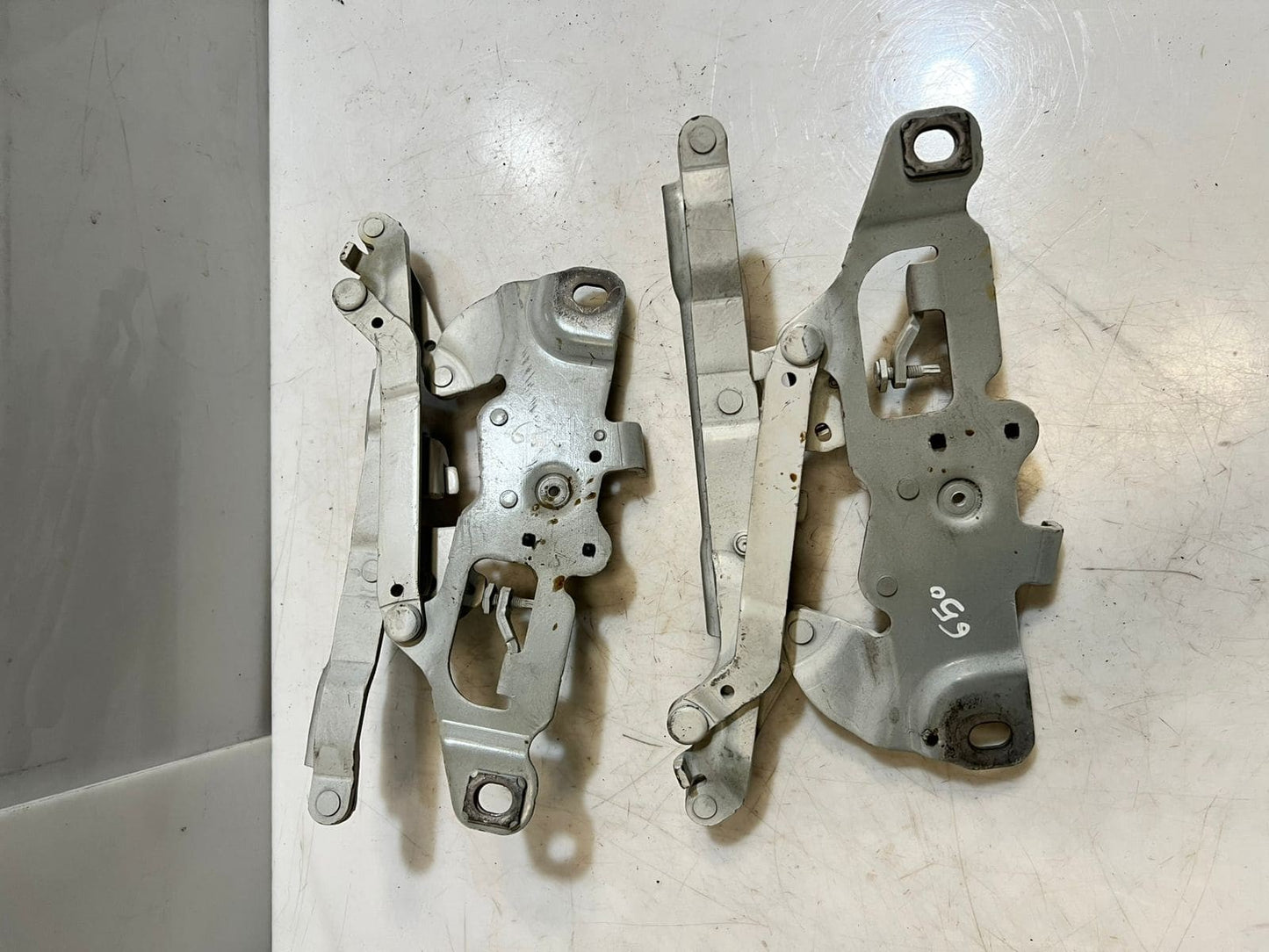 2011-2016 BMW 528i 5 Series F10 F11 6' F12 F13 M5 M6 Bonnet Hood Hinge 7249888 