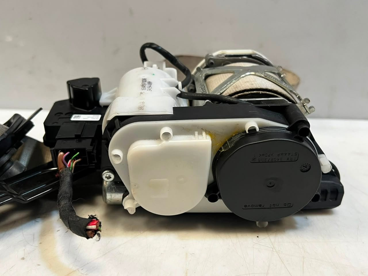 BMW 530  5 Series G30 G31 Front Seat Belt Right FR Tensioning System 34027306