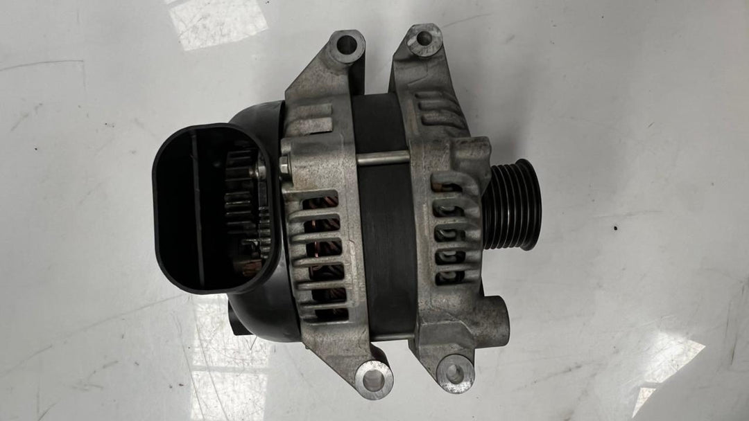 2010-2016 BMW M5 Alternator 7606628 M5 M6 F10 F06 and X6M F86 4.4 TWIN TURBO