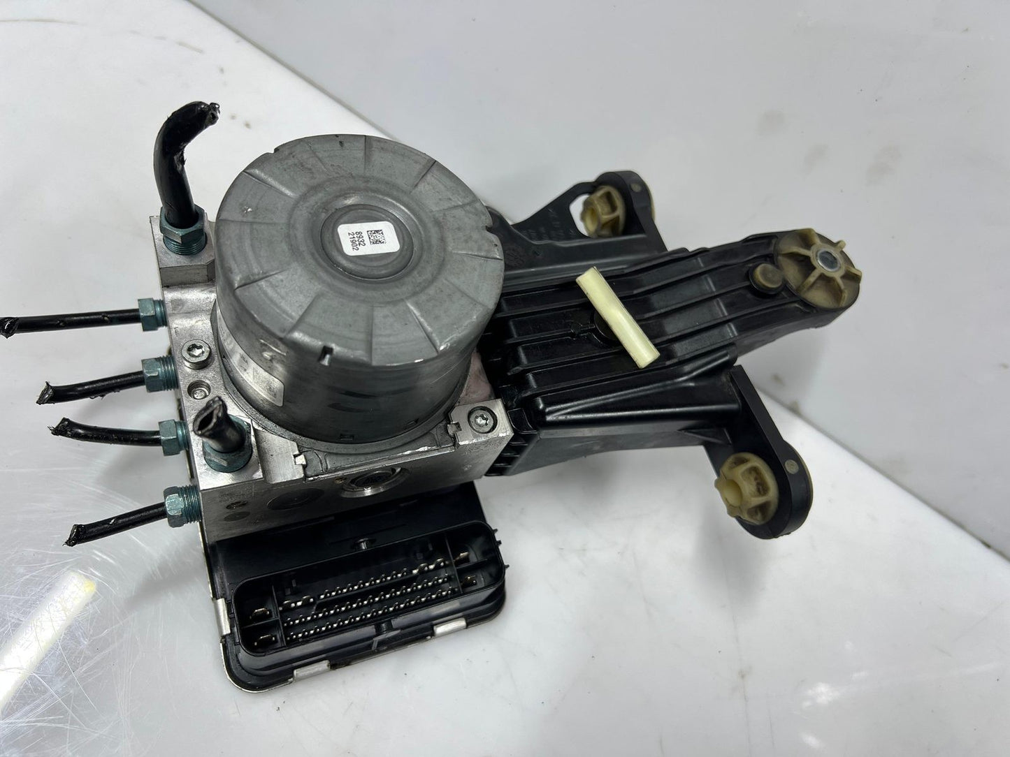 2020-2024 BMW 330i Abs Anti Lock Brake Pump Control Unit 5A25EE0