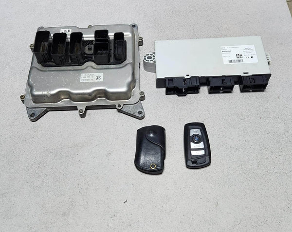 2015 BMW 520i Engine Control Unit ECU Set 8606777 F30 F31 320iX F10 F30 N20 