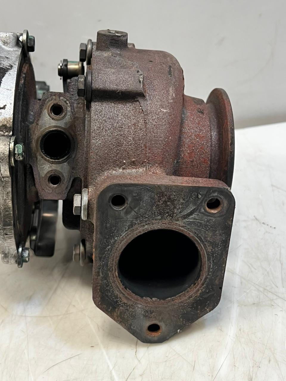 2010-2015 BMW X1 Turbocharger 8573107 116d 118d 318d X1 and Mini Cooper 2.0