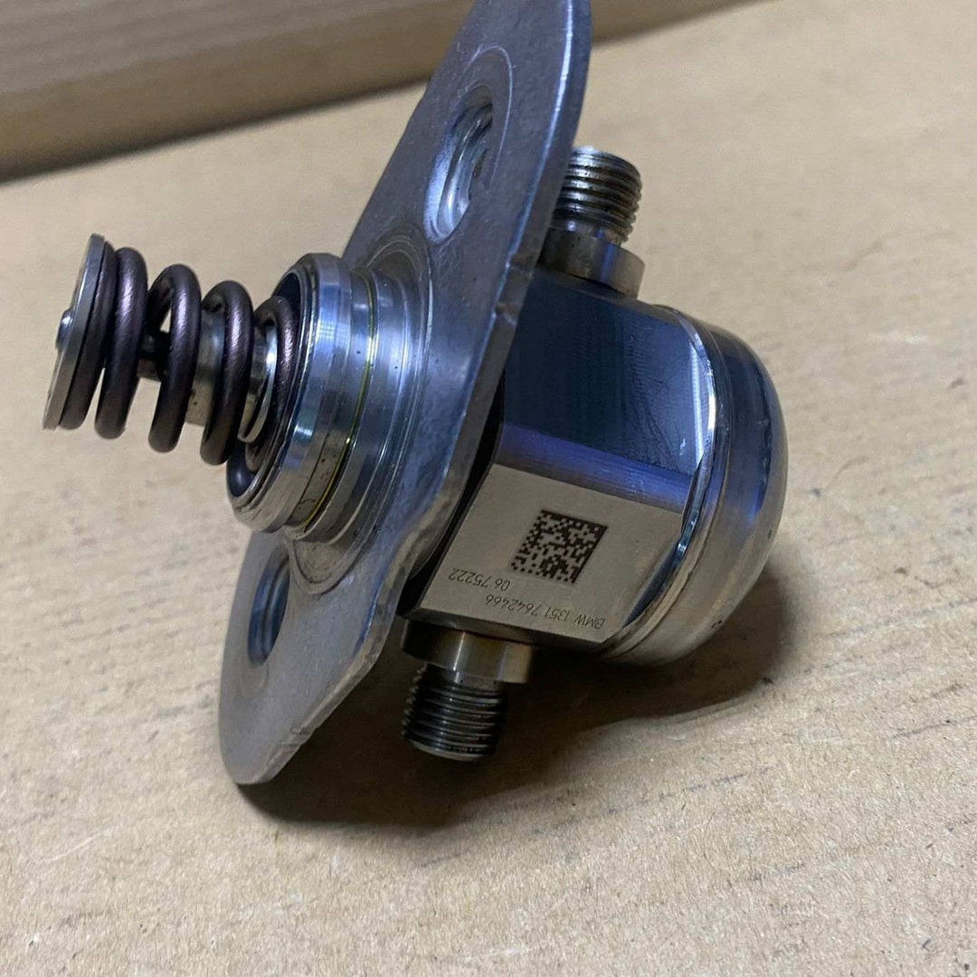 2017-2019 BMW 330i xDrive High Pressure Fuel Pump 7642466 B38, B46, B58 engines 