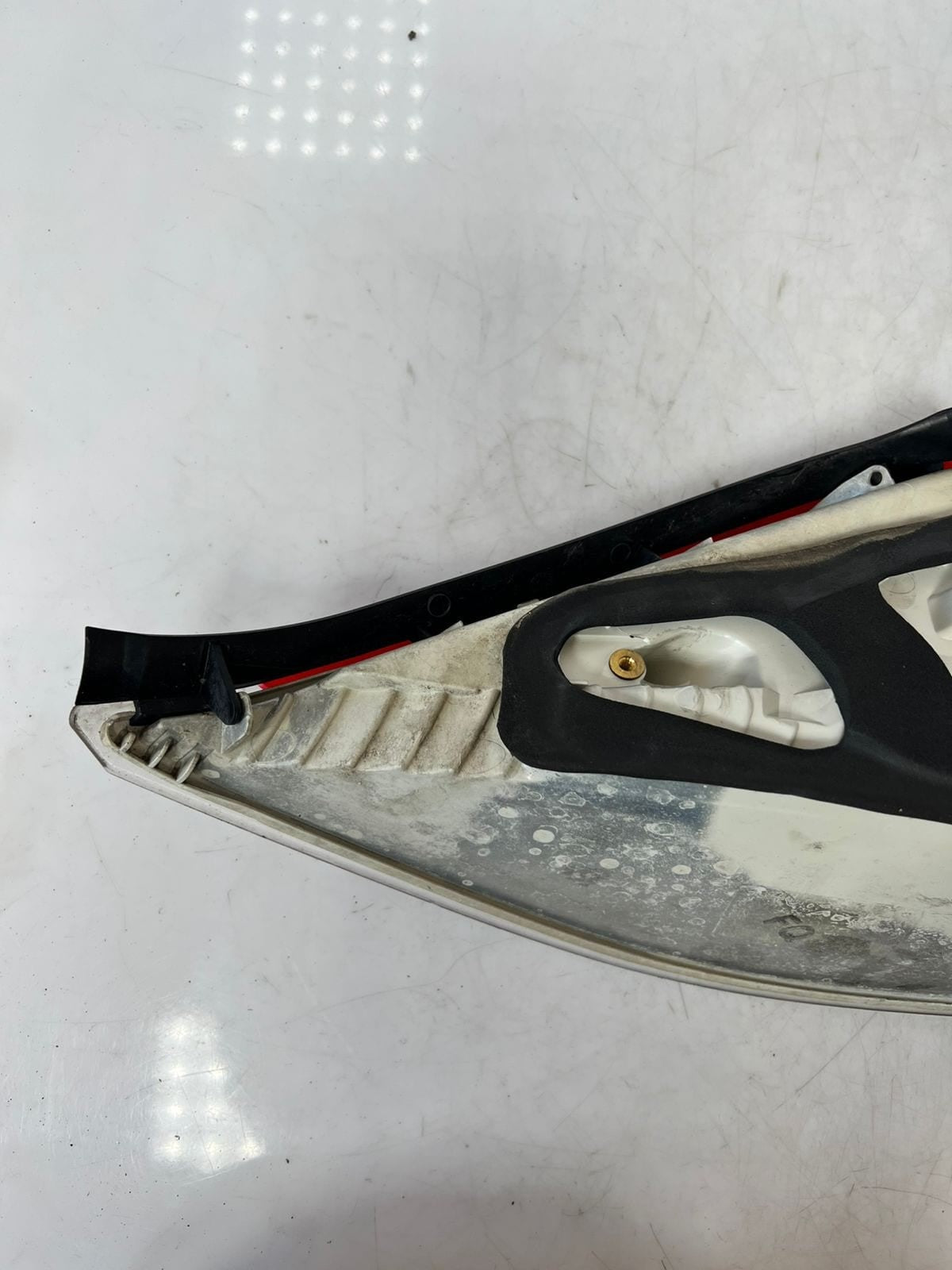 2004-2005 BMW 645Ci E63 E64 640i, 645Ci 650i M6 LEFT SIDE Tail Light 7170975 OEM