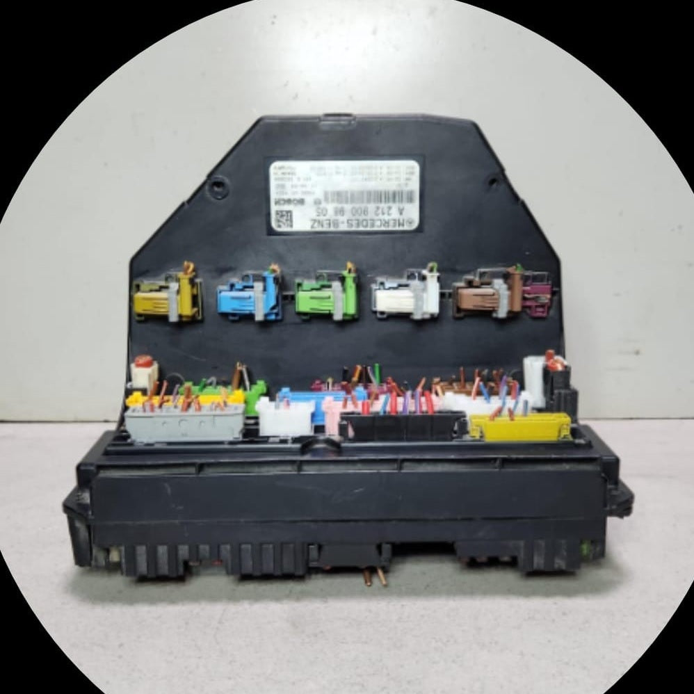 2010-2015 Mercedes-Benz C250 Front Sam Fuse Relay Box Module A2129009805