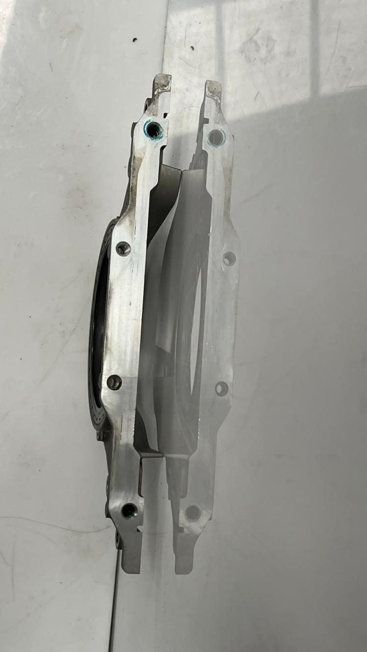 12-16 BMW M5 F10 S63 V8 Engine Crankshaft Housing Seal Bracket 1114 7843353