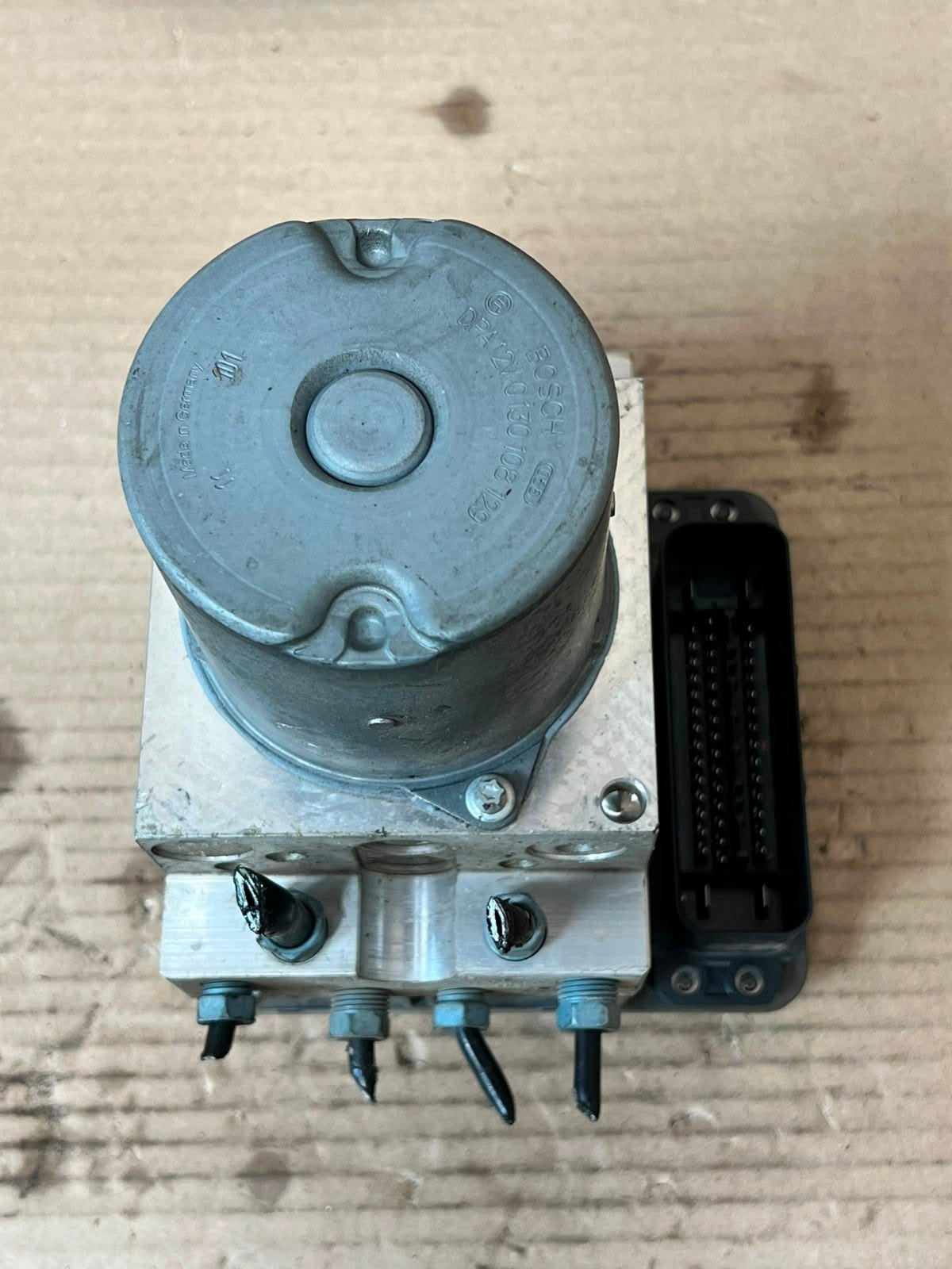 2011-2012 BMW 5-Series F07, F10, and F11 528i ABS Control Module 6799515 OEM