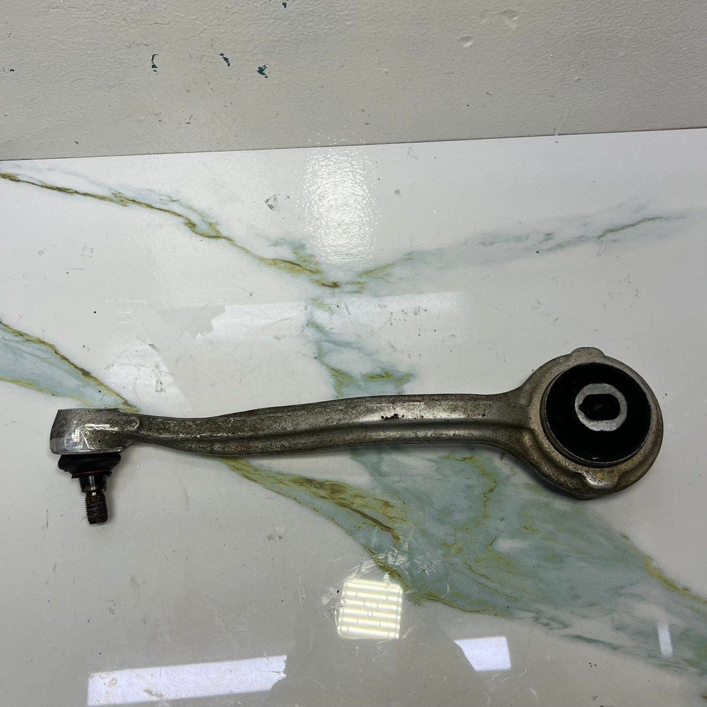08-14 Mercedes W207 E350 C300 C350 Front Left Side Suspension Upper Control Arm