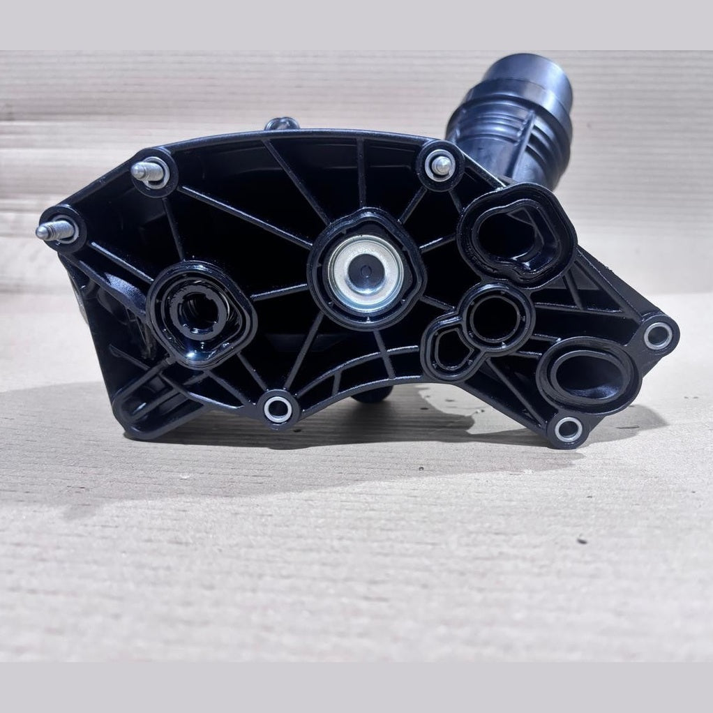8570063 Oil Filter Housing Heat Exchanger BMW B57D30B 2er F22 F23 M240i
