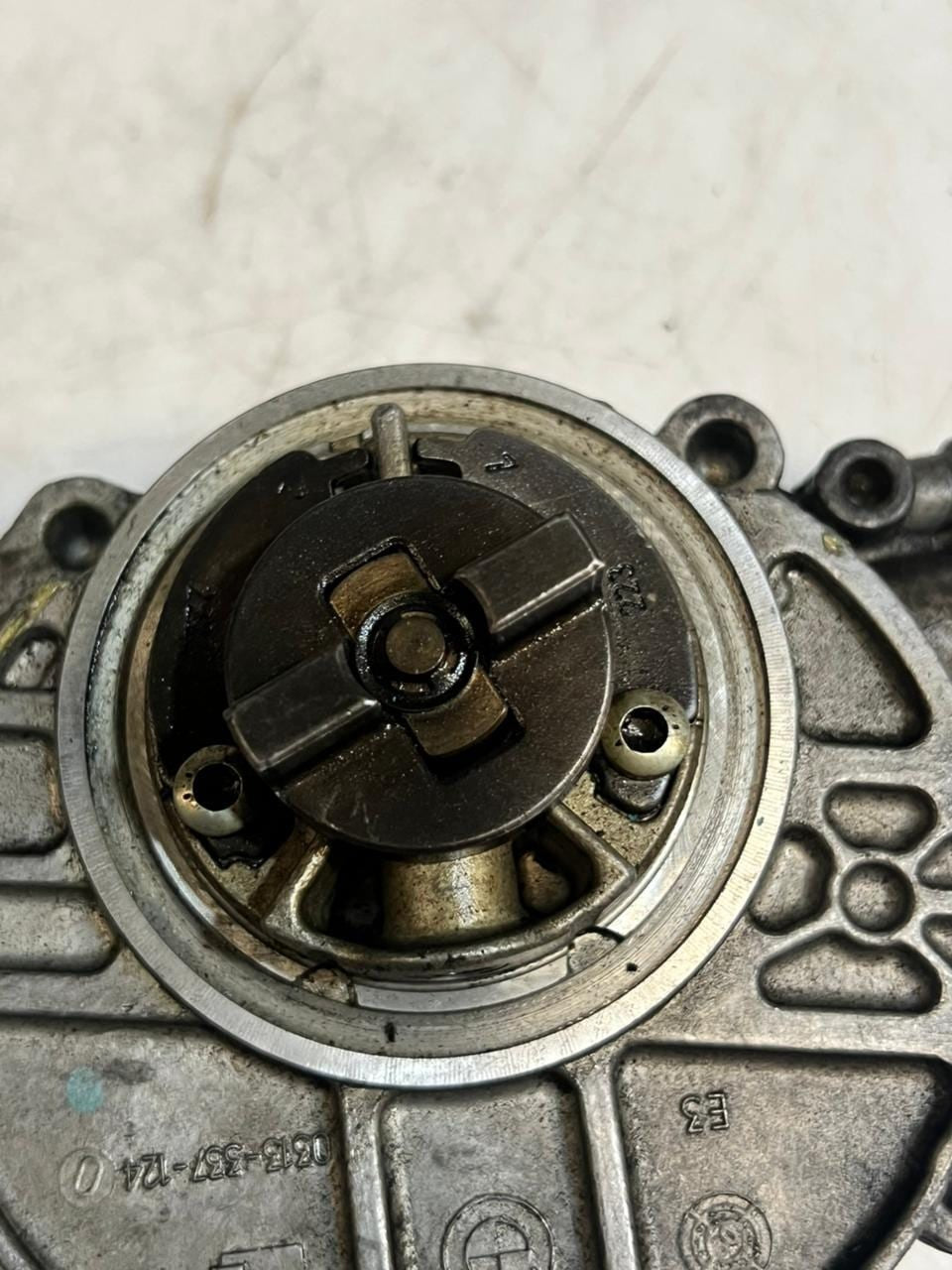 BMW E60 E81 E82 E87 E90 E91 E92 N43 and N46 B20 B Vacuum Pump 7547024 OEM