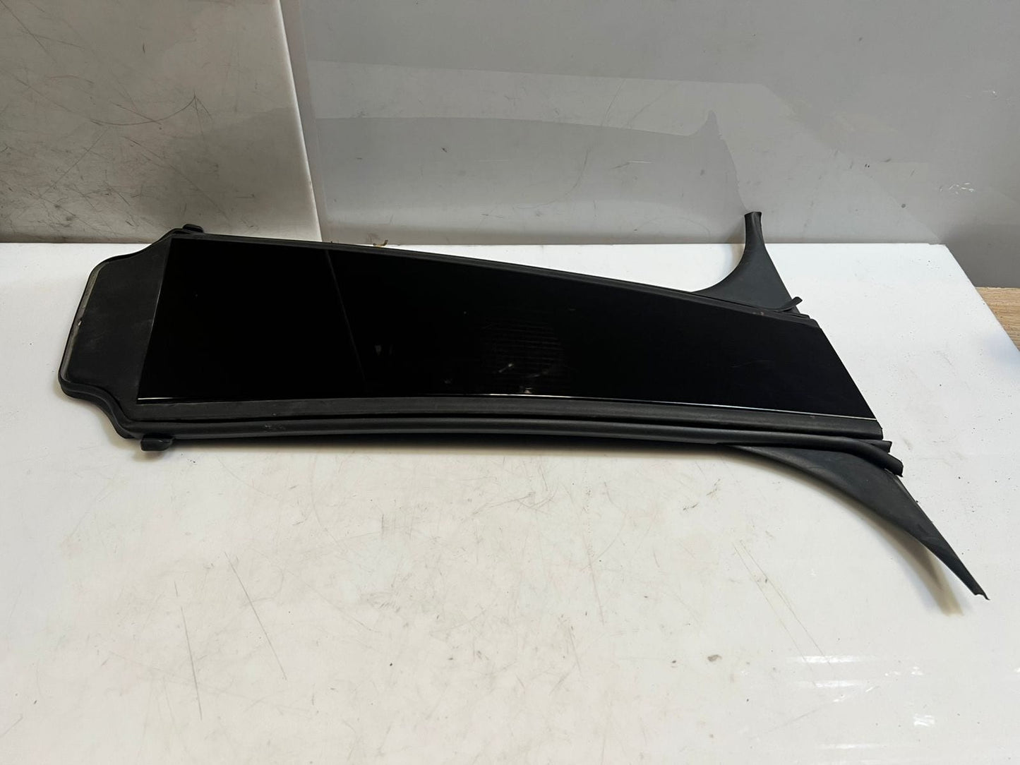 BMW iX 120 B Pillar Trim Cover Left SIDE EXTERIOR ELECTRICITY 8491329 OEM