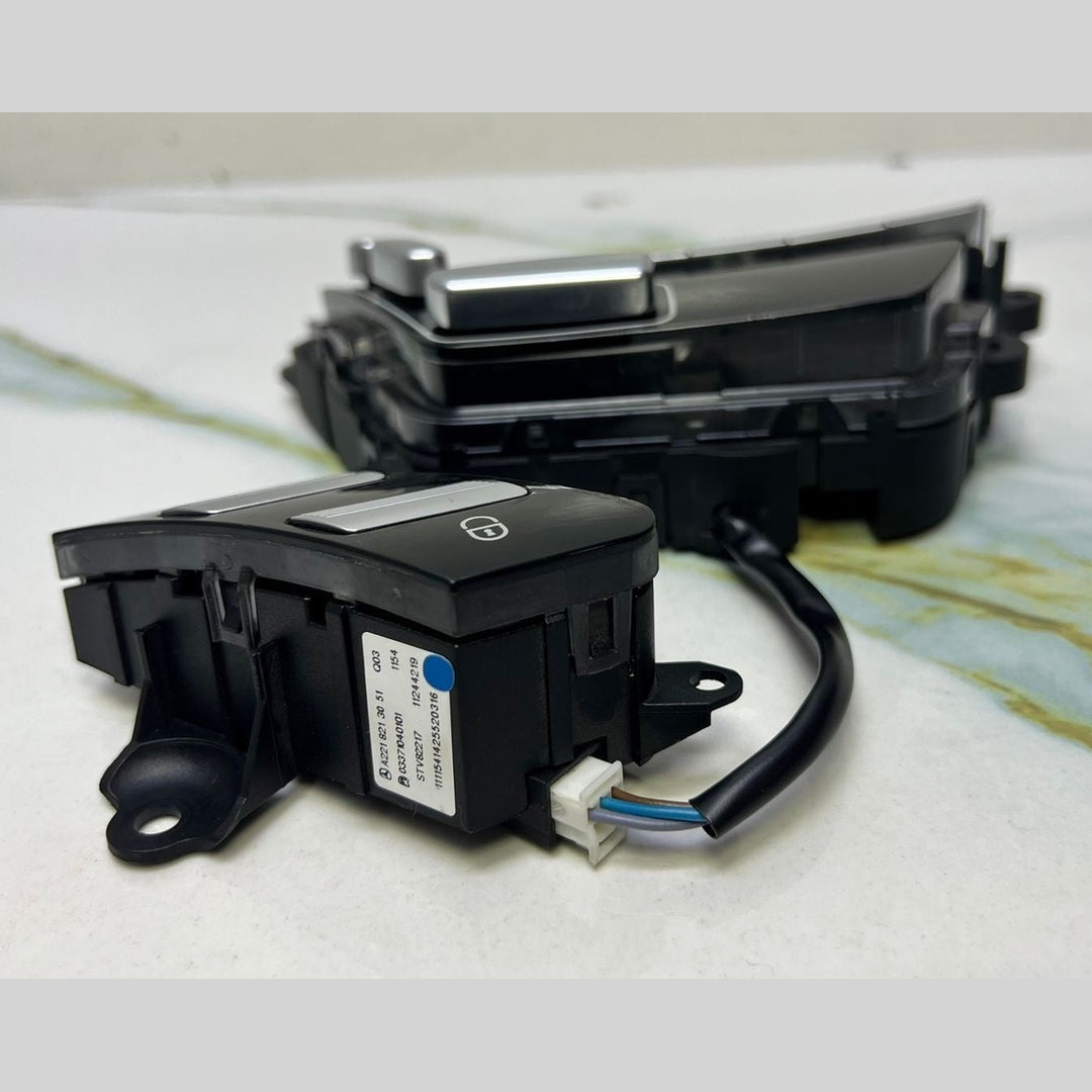 Mercedes-Benz Front Passenger Seat Control Switch Unit A221 8701879 W221 S-Class