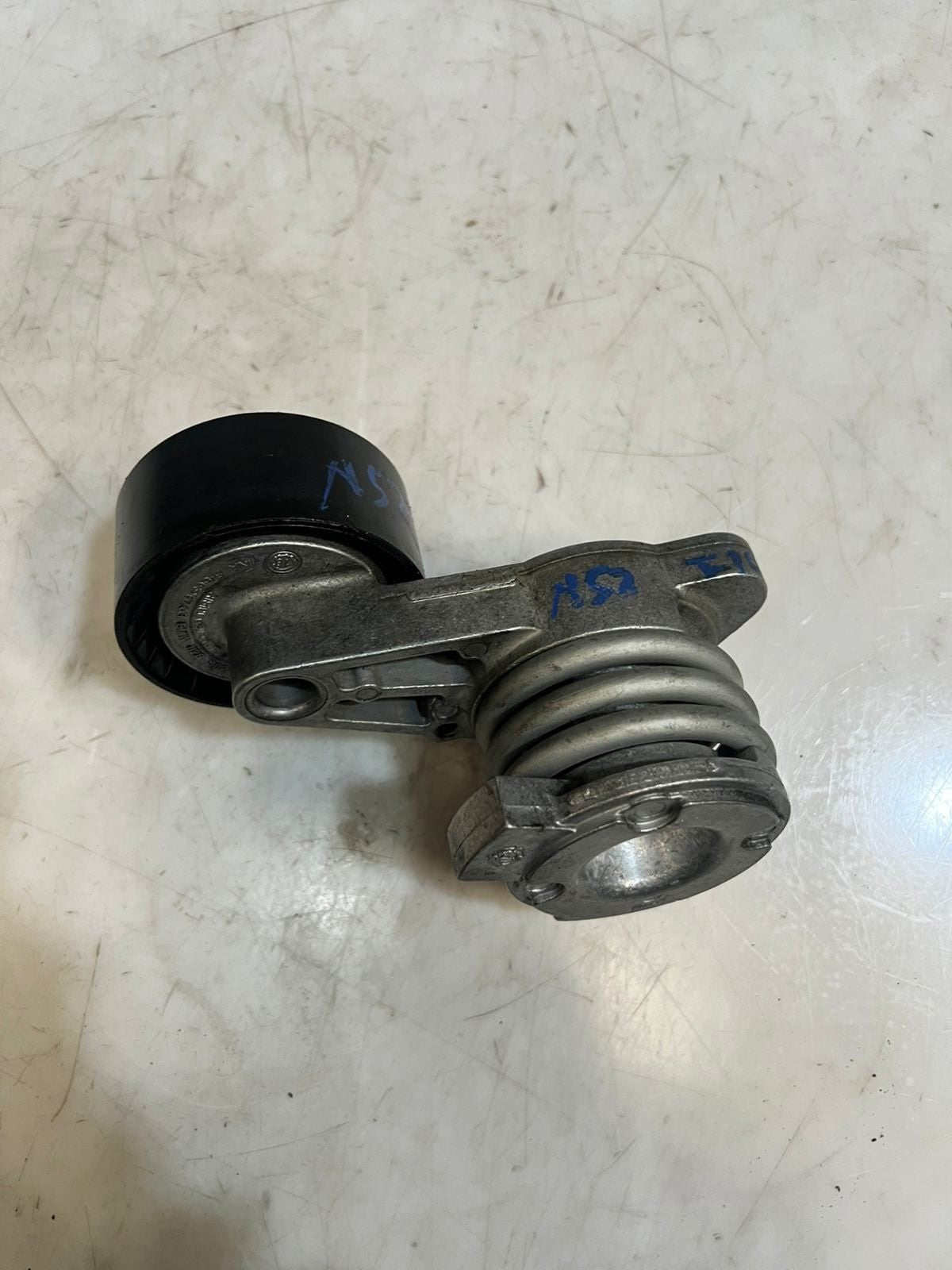 2011-2014 BMW X3 F11 N52 DRIVE/SERPENTINE Belt Tensioner 8620022 OEM