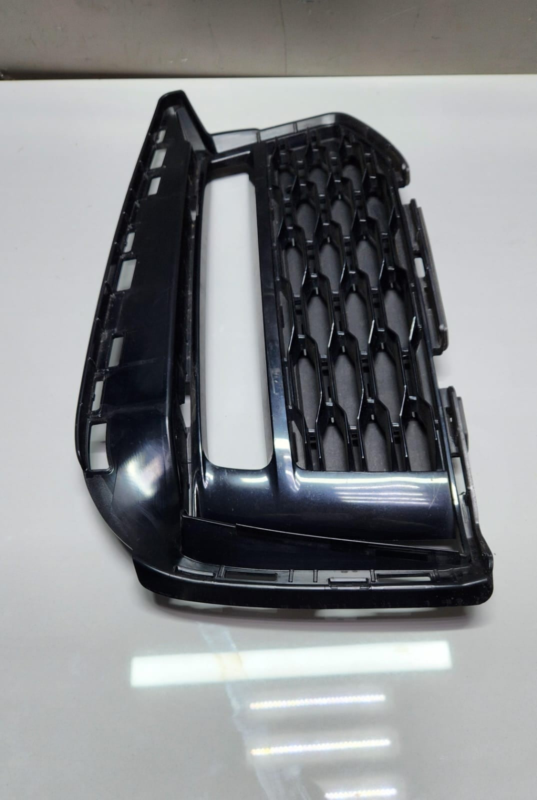2017-2023 BMW 530i Front Bumper Lower Grill Cover  8064966 5 Series G30 G31 OEM