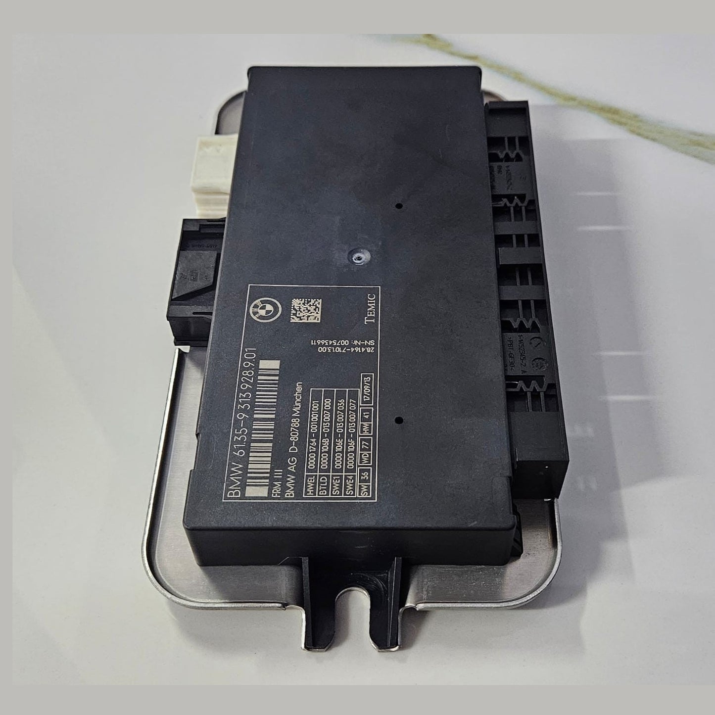 OEM 09-15 BMW F01 F02 F03 Temic Footwell Light Control Module 9313928