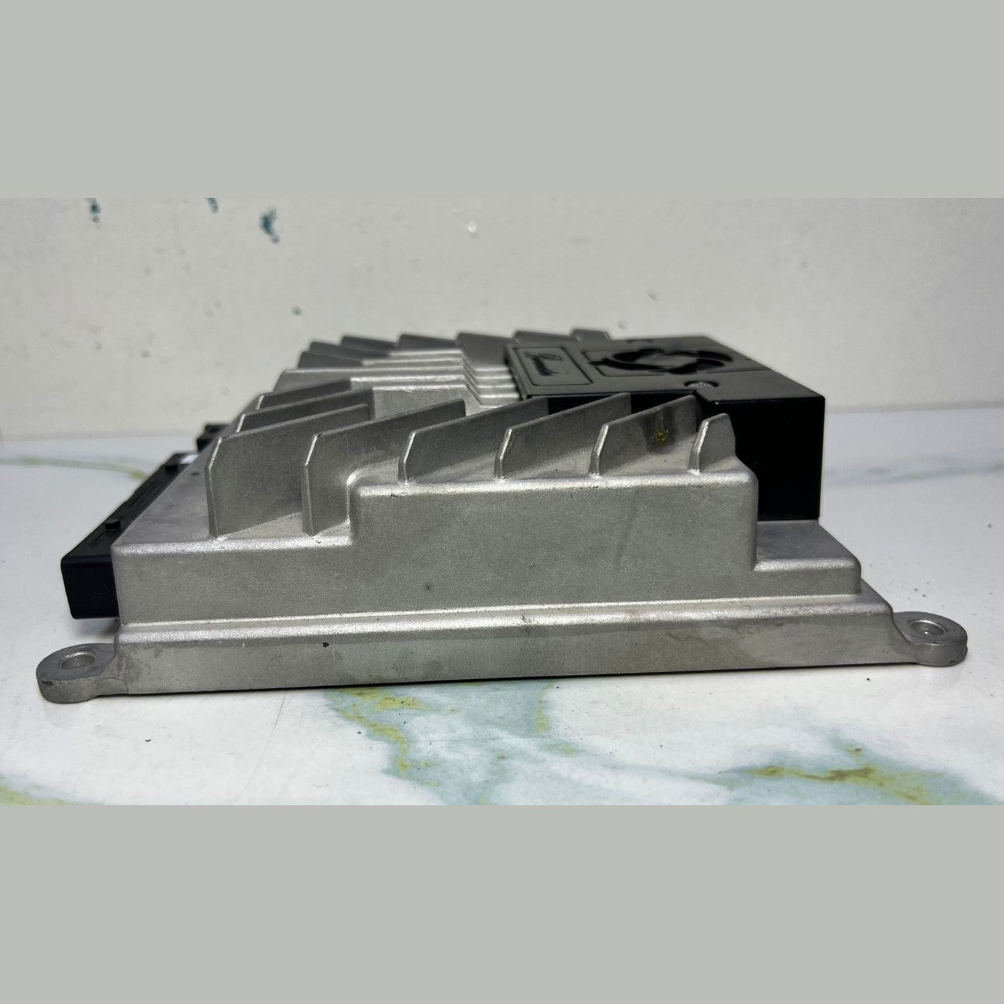 Mercedes W222 Burmester ASK Premium Sound Amplifier Assembly A222 9005110 OEM