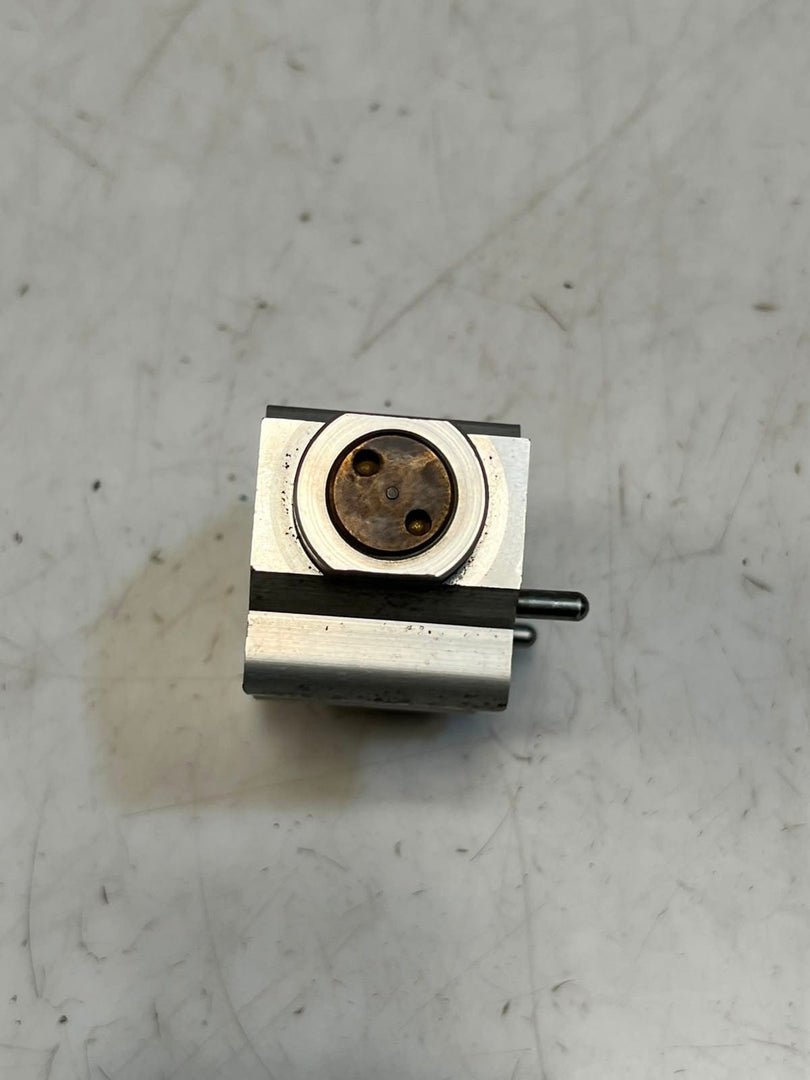 2007-2013 BMW X4 F25 F26 E81 E82 E87 E88 E90 E91 335i AC Expansion Valve 9226078
