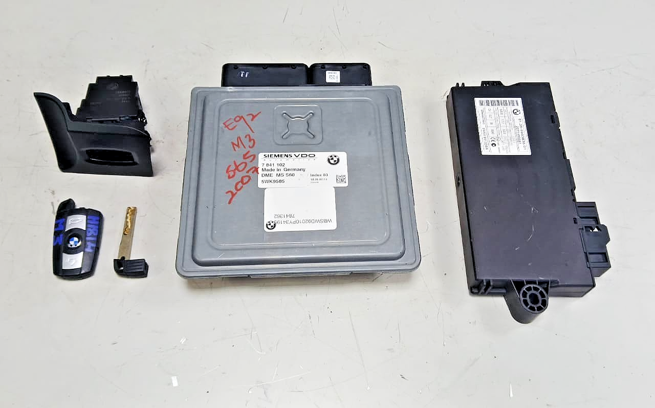 BMW M3 E92 E90  2007 S65 ENGINE CONTROL UNIT ECU KIT DME MS S60 7841102