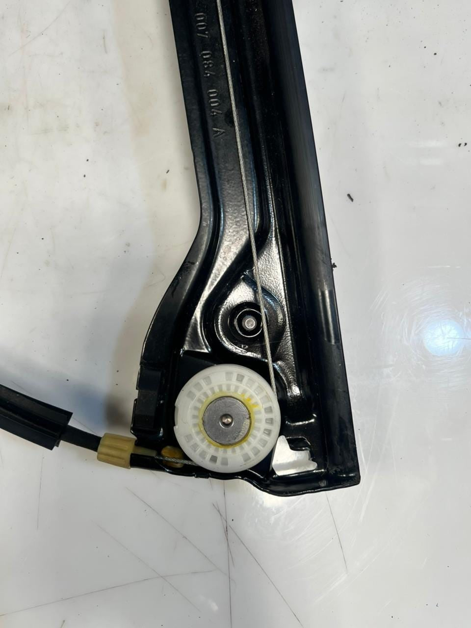 BMW 6' F07 GT F06 Window Regulator With Motor Front Right 7275398 OEM