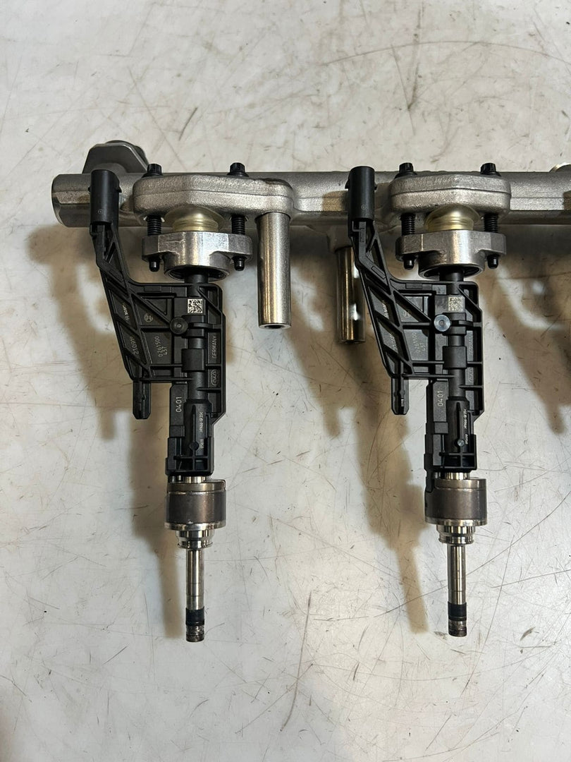 2019-2022 BMW X3 3 Series G20 G21 High Pressure Fuel Injection Rail 8665633 OEM