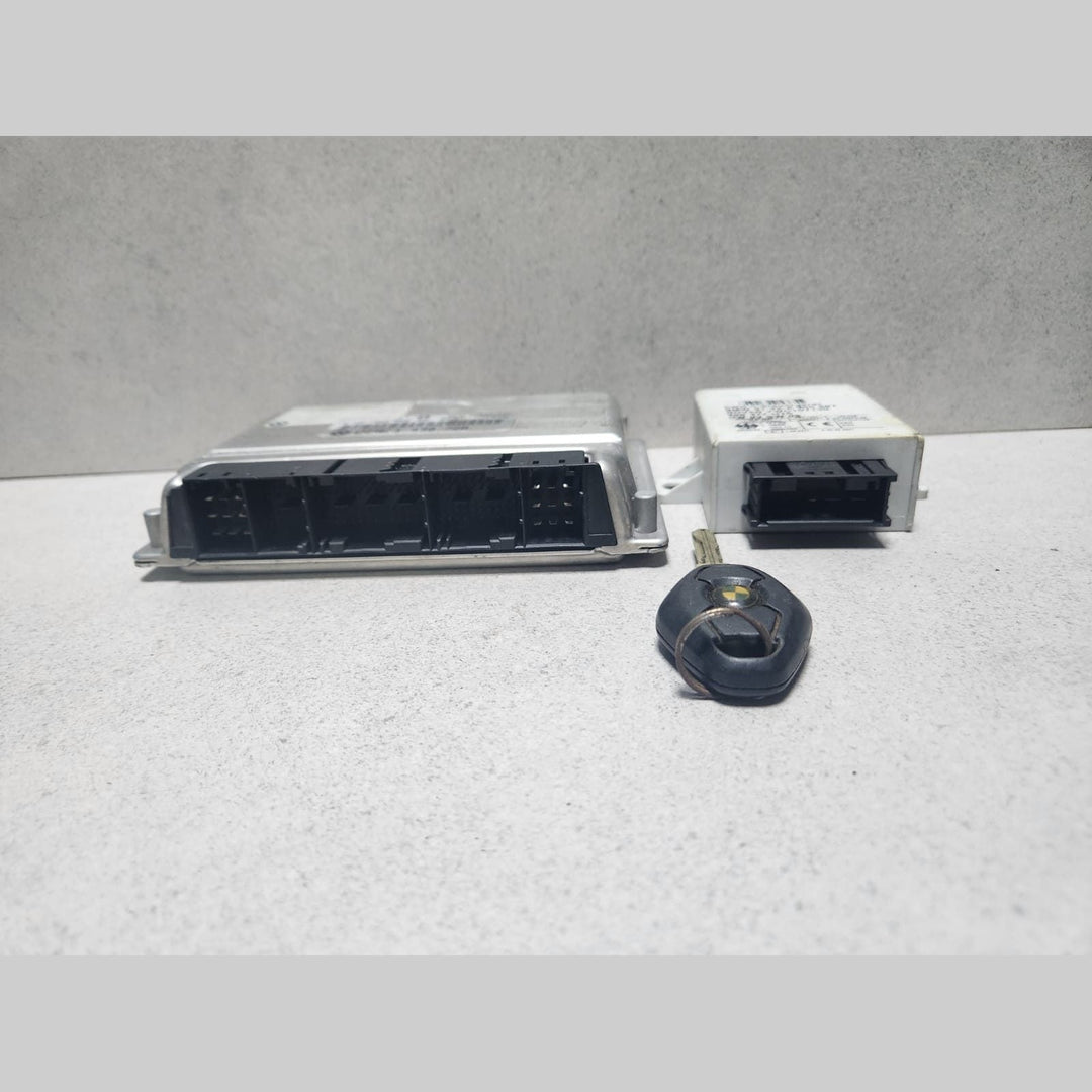 1999-2001 BMW 740i Engine Control Unit 1438728 E38 735i M62