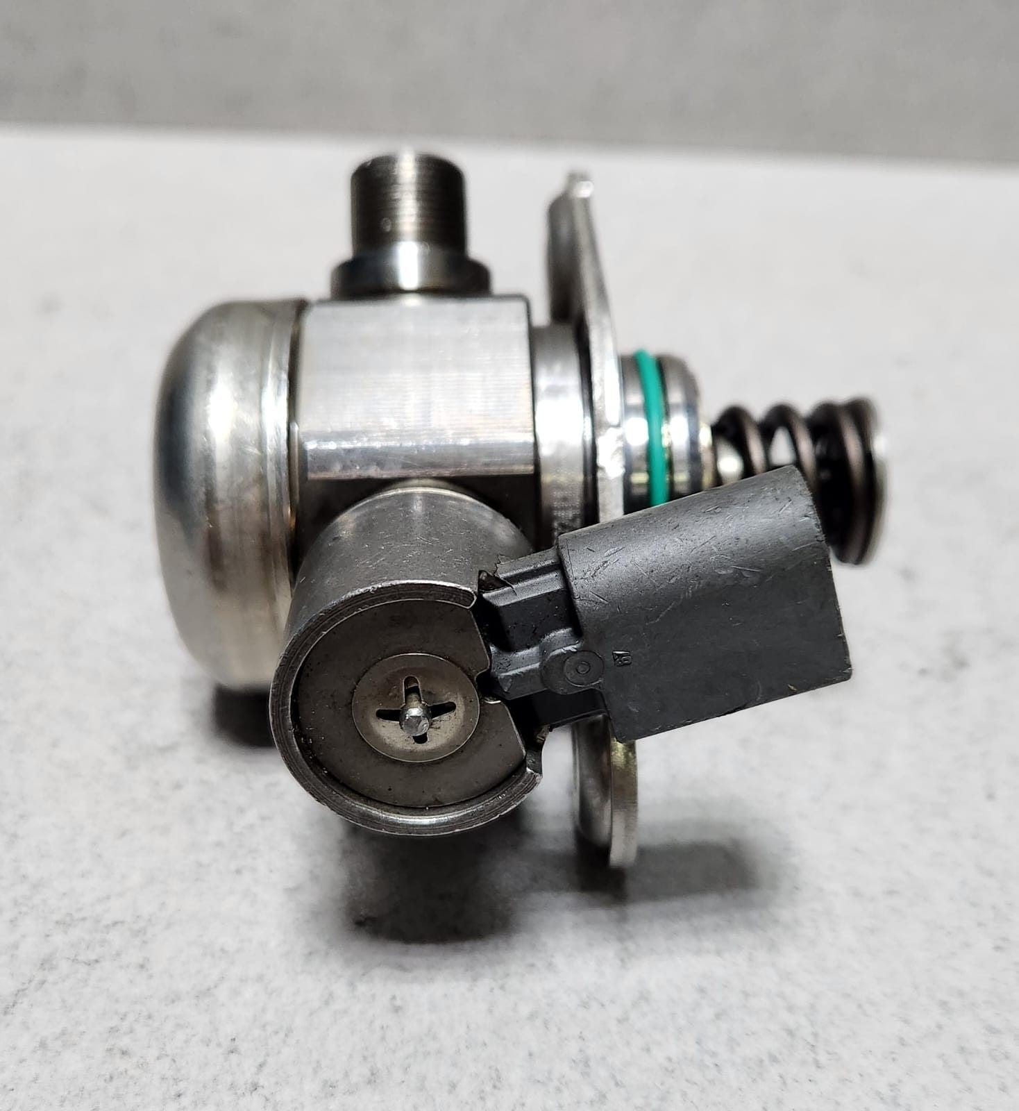 2012-2016 Mercedes-Benz C300 High Pressure Fuel Pump A2760700601 C E S Class 