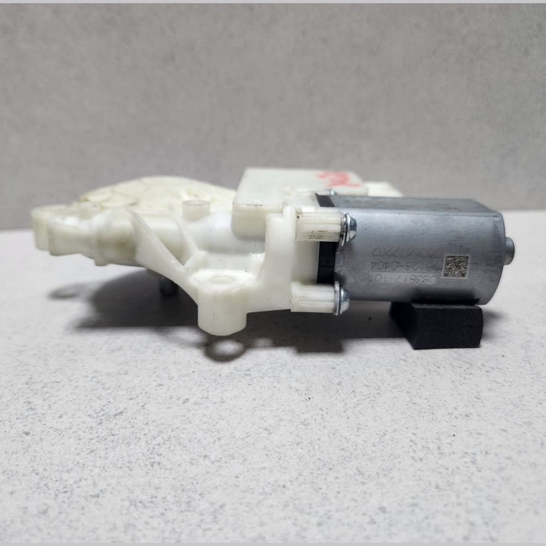 2019-2024 BMW 330i Door Window Regulator Motor 84958683 Series G20 G21
