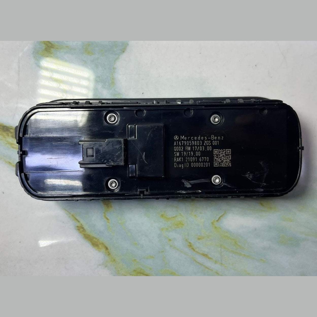 19-21 Mercedes A220 Front Power Window Switch A1679059803 CLA, G-Class, GLB GLA