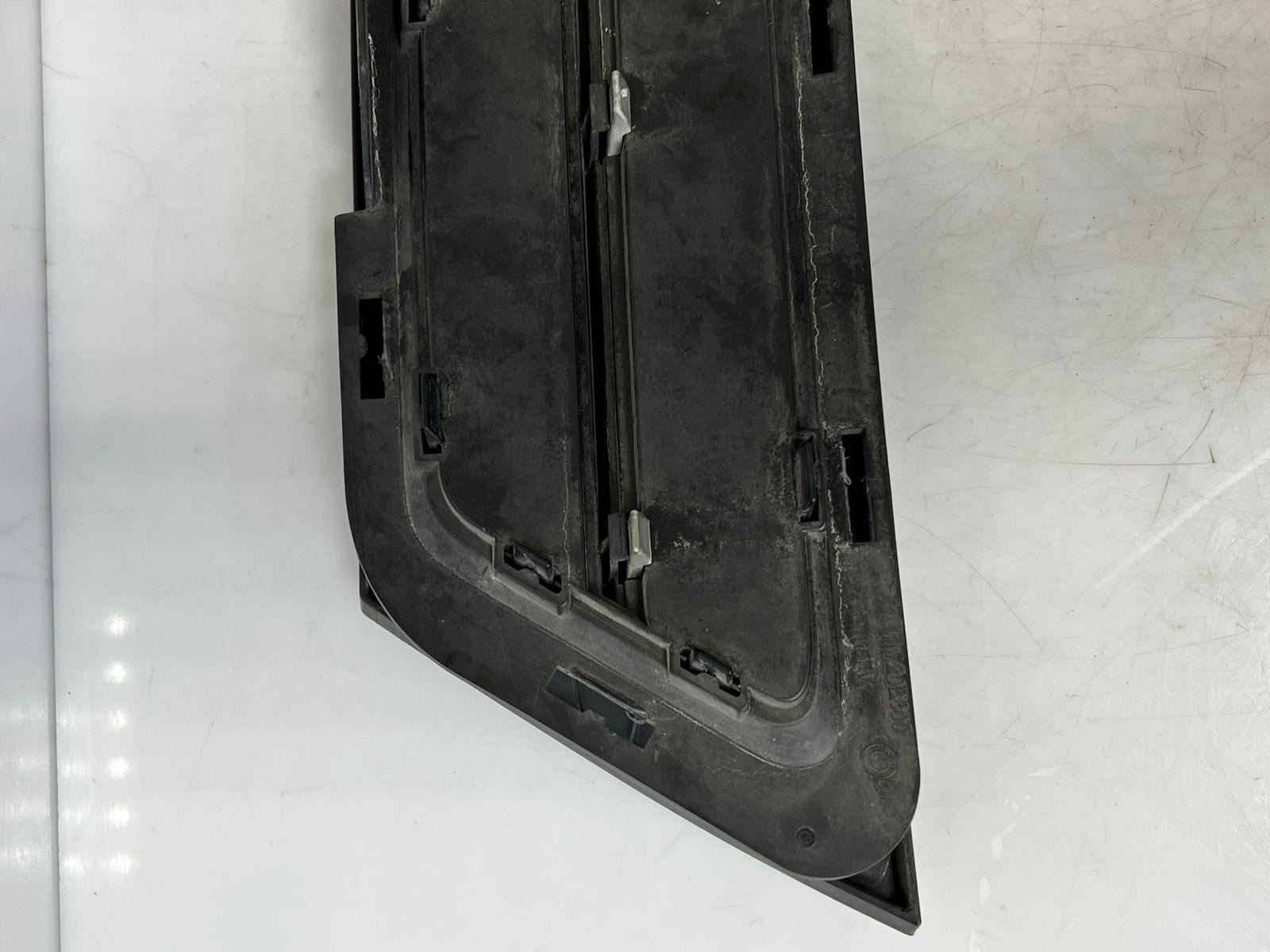 2009-2016 BMW Z4 E89 FRONT RIGHT SIDE Bumper Grille Trim Cover Panel 7203800 OEM