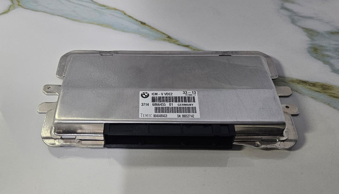 OEM BMW 7 F01, F02 2014 Dynamic Suspension Control Module Unit 6866455
