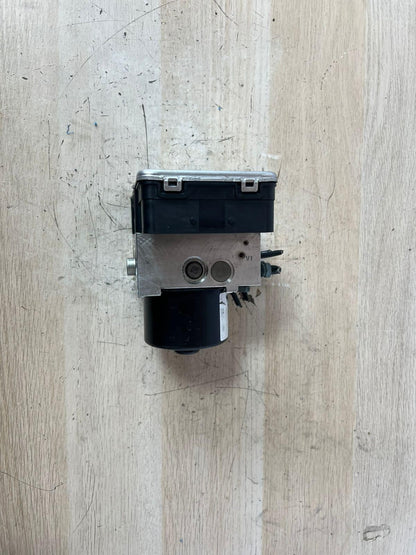 BMW X3 F25 X4 F26 ABS Pump Hydraulic Unit ABS P/N 6877722
