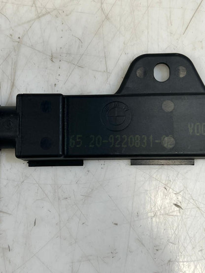 BMW F20, F21, F22, F30, F31, F35, F52, F87 Keyless Entry Antenna Module 9220831
