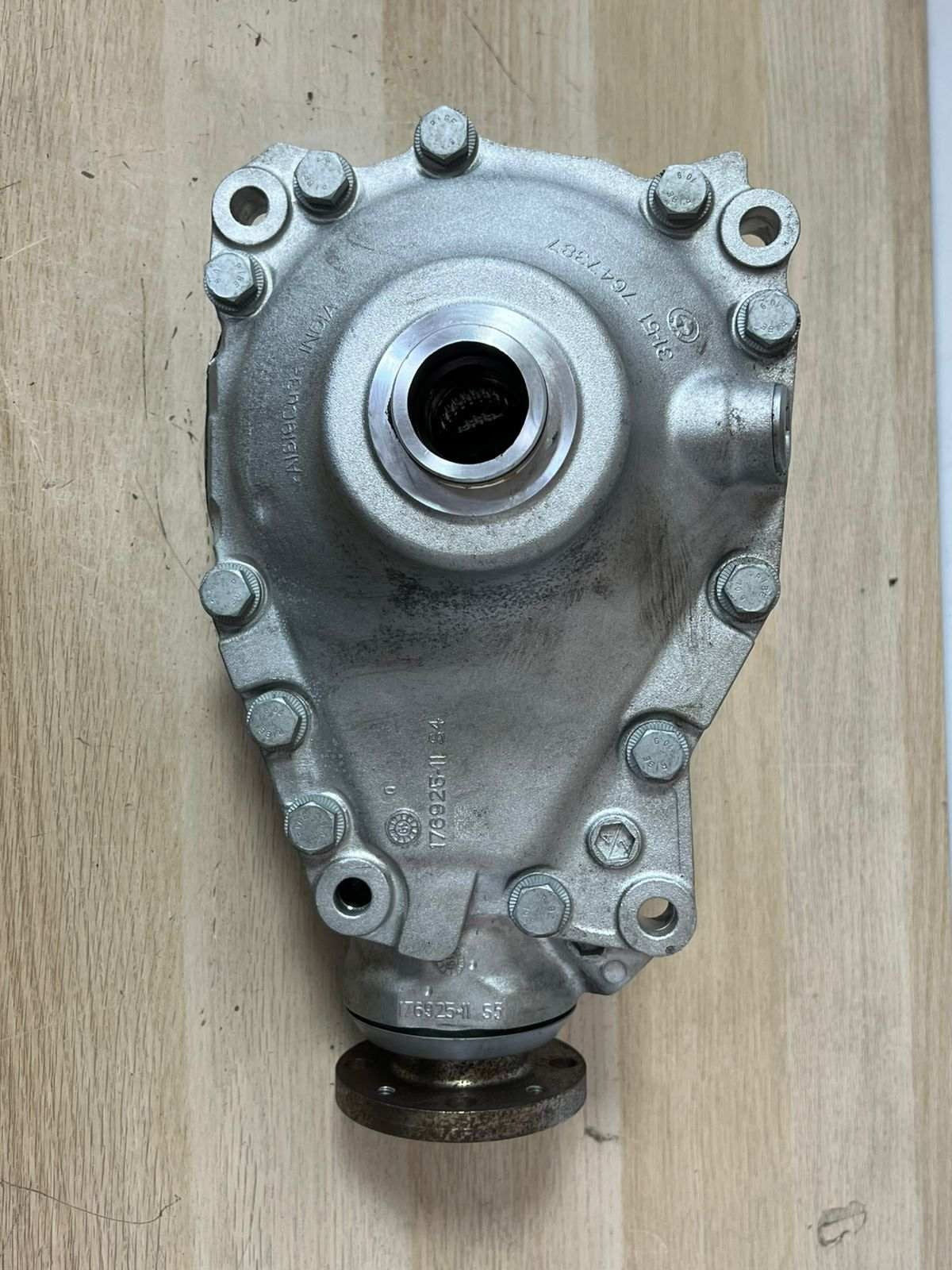 BMW Front Differential 8623110 2.81 ratio for BMW F22 F30 F32 F36 F25 F26 F02