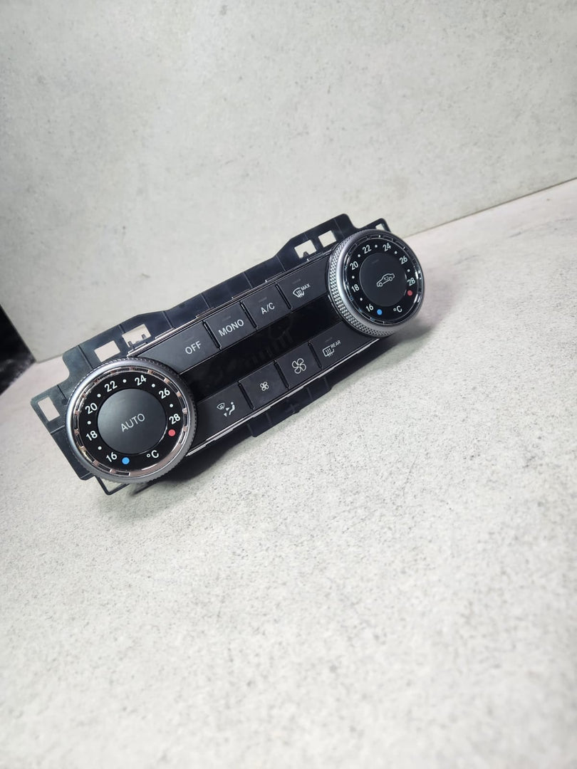 2010-2012 Mercedes-Benz C250 Climate Control Unit 2048309885 C-Class W204 