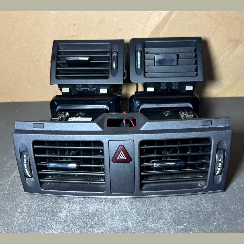 08-10 Mercedes W204 C-Class Front Center Dashboard  Heater A/C Air Vent Set RHD