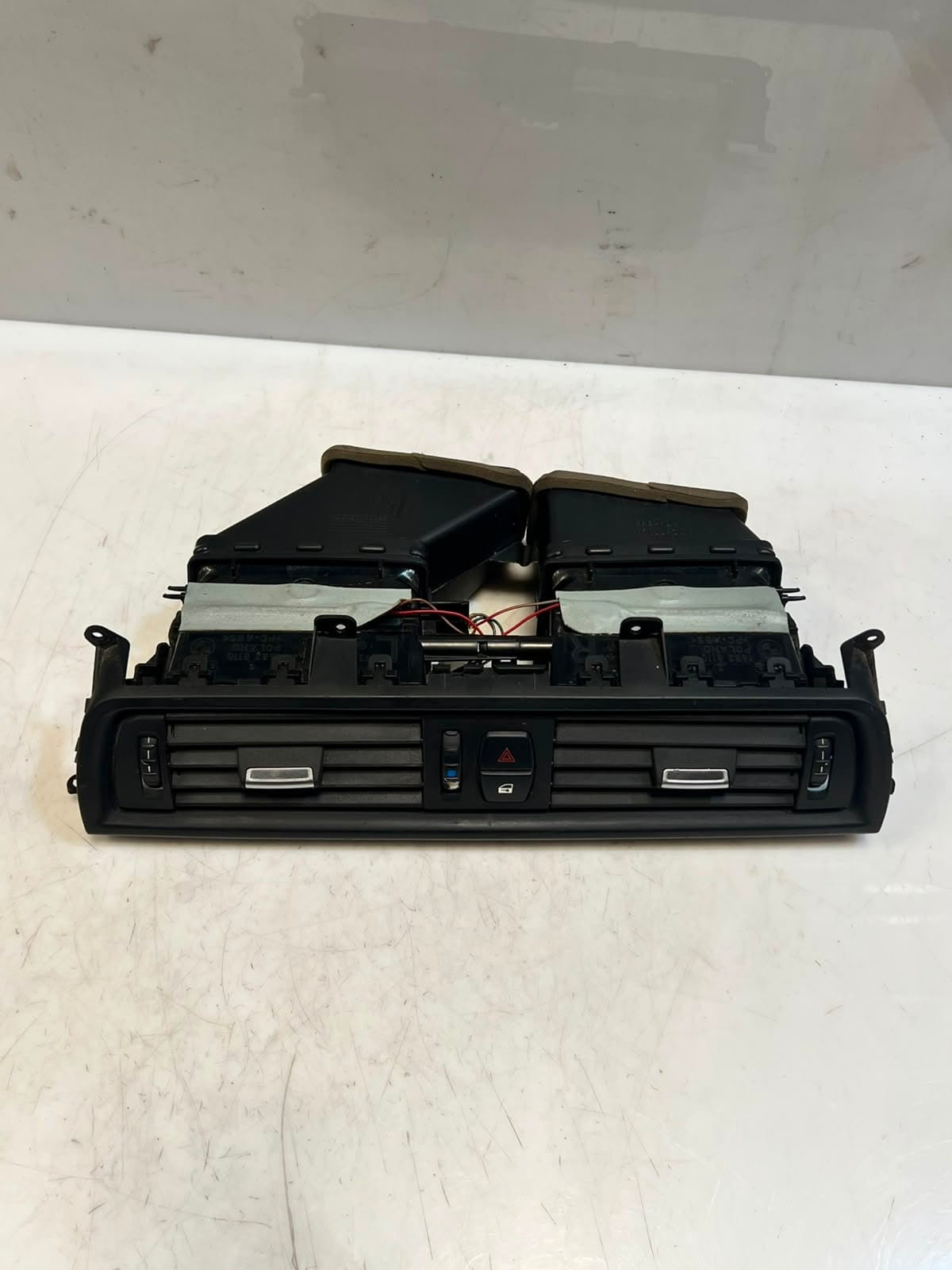 2013-2017 BMW X5 5 Series Gran Turismo F07 Rear Air Vent Grill 1682811 OEM