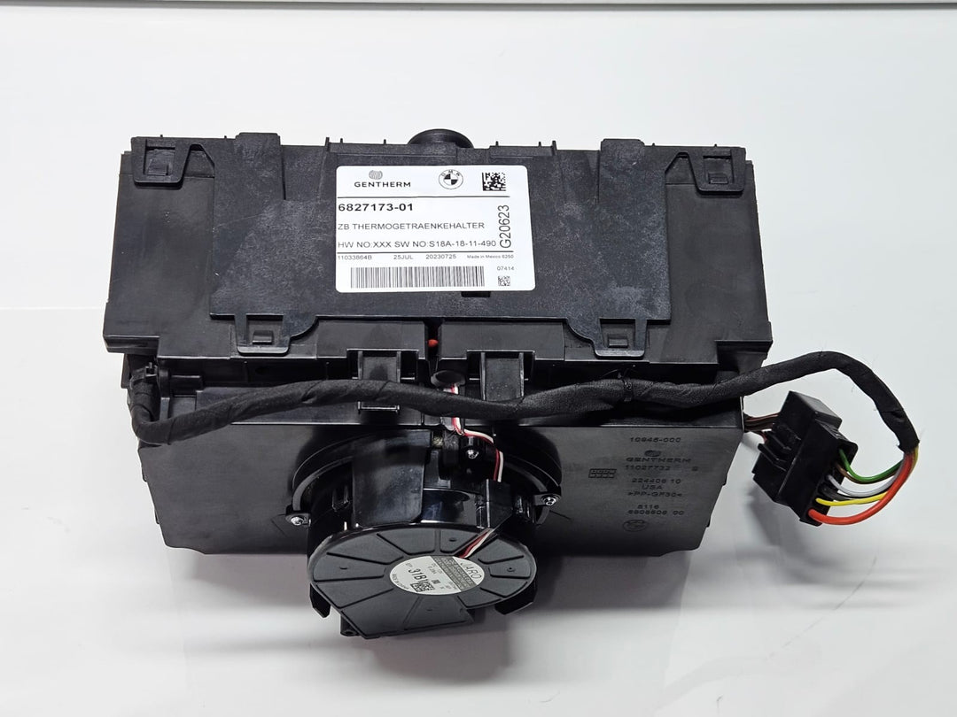 6827173-2018 BMW X5 G05, X6 G06, X7 Heated Cooled Cup Holder Center Console OEM
