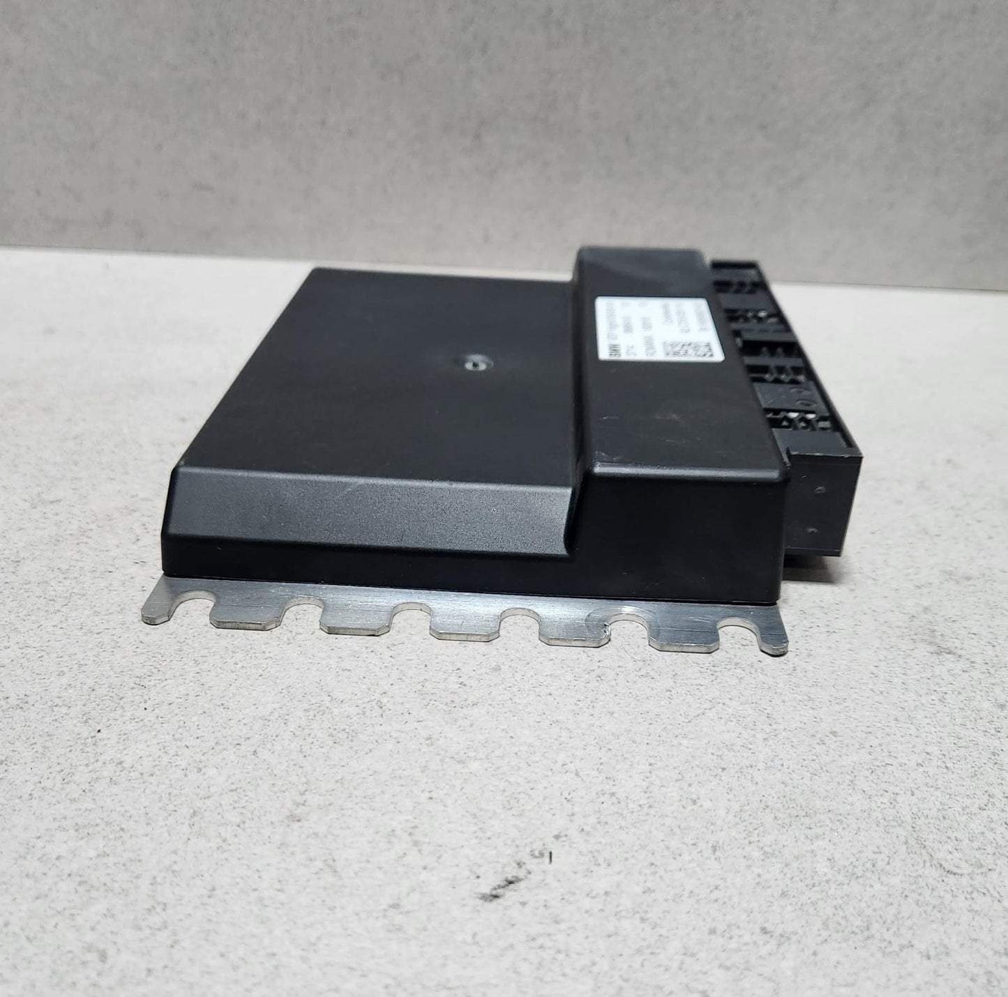 2016-2018 BMW 750i xDrive Suspension Control Unit 6883405  750i xDrive 750Li  