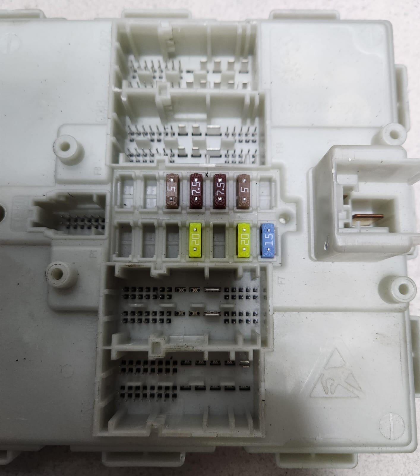 2016-2019 BMW 740i Body Domain Control Module 6820916 7 Series G11 G12