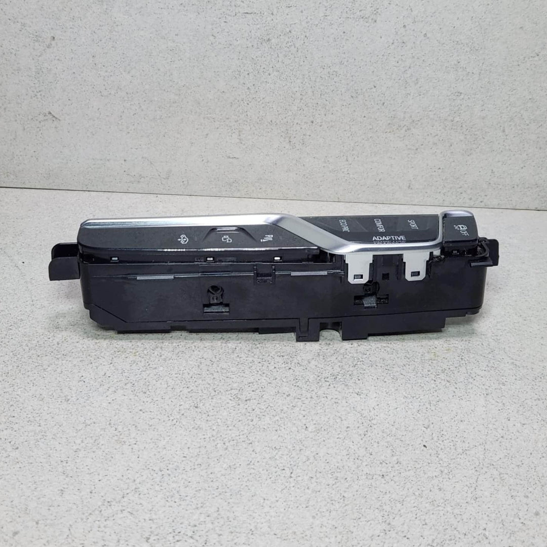 2016-2019 BMW 740i 7 Series G11 G12 Center Console Switch 6993902 OEM